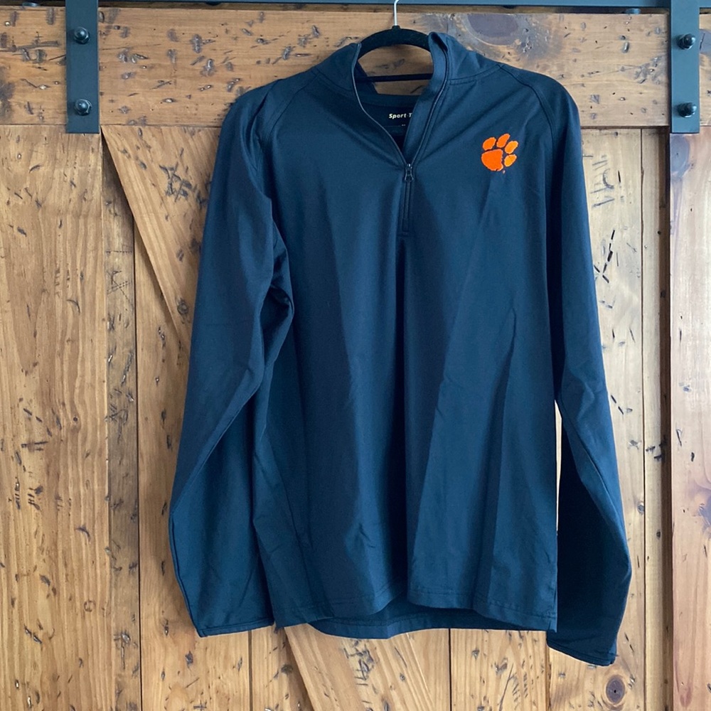 Black pullover - Picture 1 of 3
